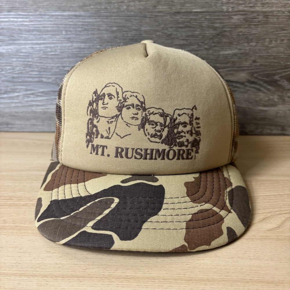 VINTAGE Mt Rushmore Hat Cap Snap Back Camo Mesh Trucker Falcon Mens Brown 80s